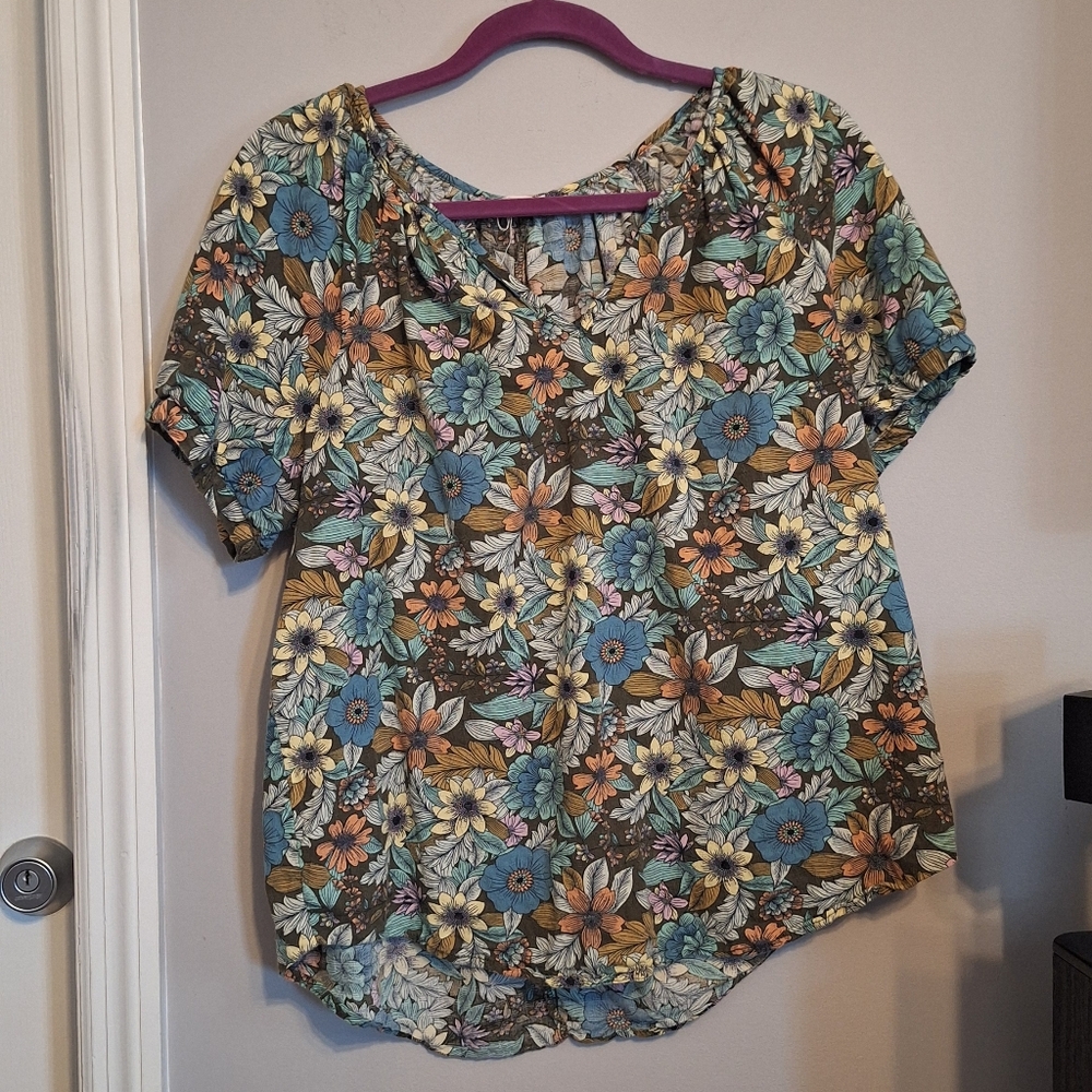 a.n.a Multicolor Floral Women's Short Sleeve Top Bundle 3/$15